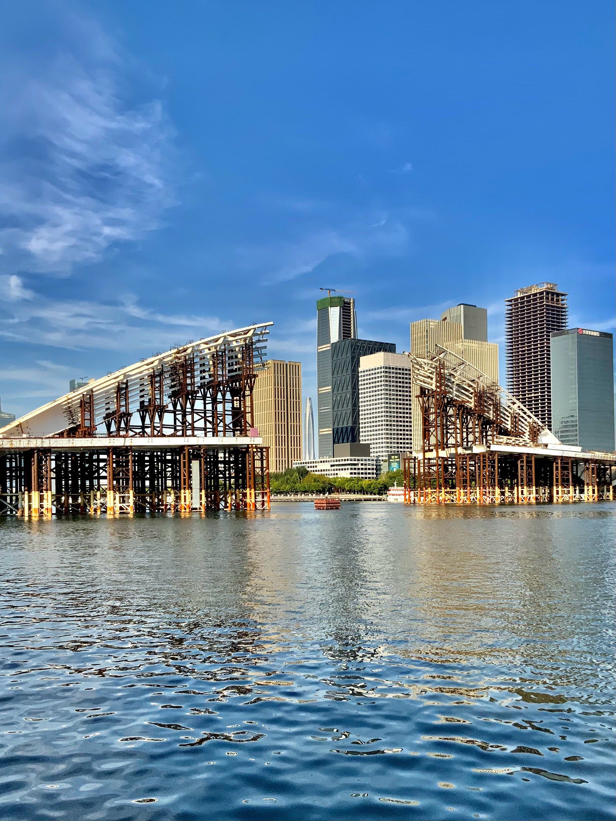 国庆📍彩带公园看开启桥,这到底是海还是河?