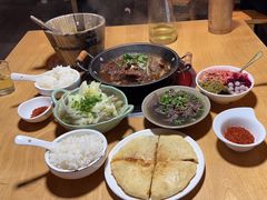 -大众跷脚牛肉馆·非遗传承单位(峨眉山店)