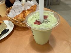 牛油果雪梨奶昔-麦田工坊(月湖店)