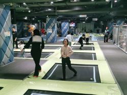 -反弹蹦床公园·亲子乐园·团建·派对(青岛融创茂店)