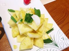 青柠檬拌鲜菠萝-云海肴·汽锅鸡·云南菜(苏州中心店)