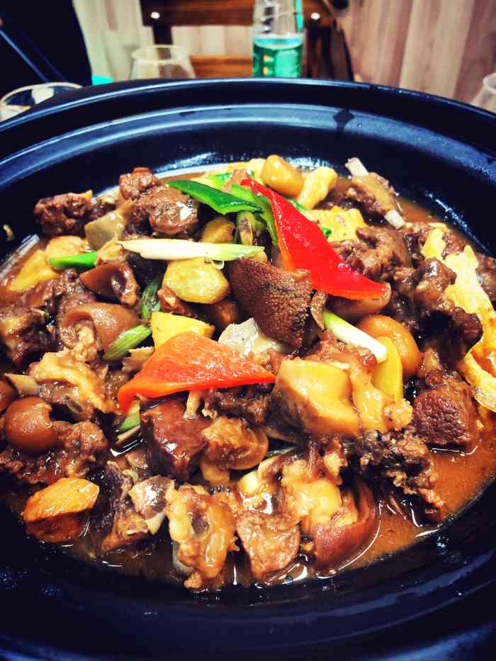 焖嘢世家·龙虾焖鸡-"这家店刚开业时就和朋友来试了一下,焖嘢的.