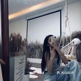 跟闺蜜一起来庆祝,做了简单的饭菜,听着舒缓的音乐