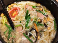 -蒙自源米线大王(东站店)