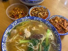 -邱芳粉店(迎宾大道旗舰店)