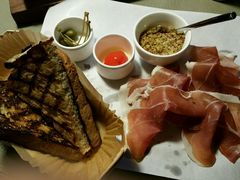 伊比利火腿伴小食和烤面包-Cafe Gray Deluxe