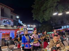 -刘姐啤酒鱼民族演艺餐厅(西街总店)