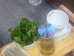 -鲁员外地锅鸡地锅鱼(古墩路店)