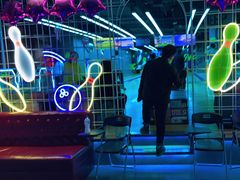 -世代星球·保龄球·镭战真人CS·团建(杨浦店)