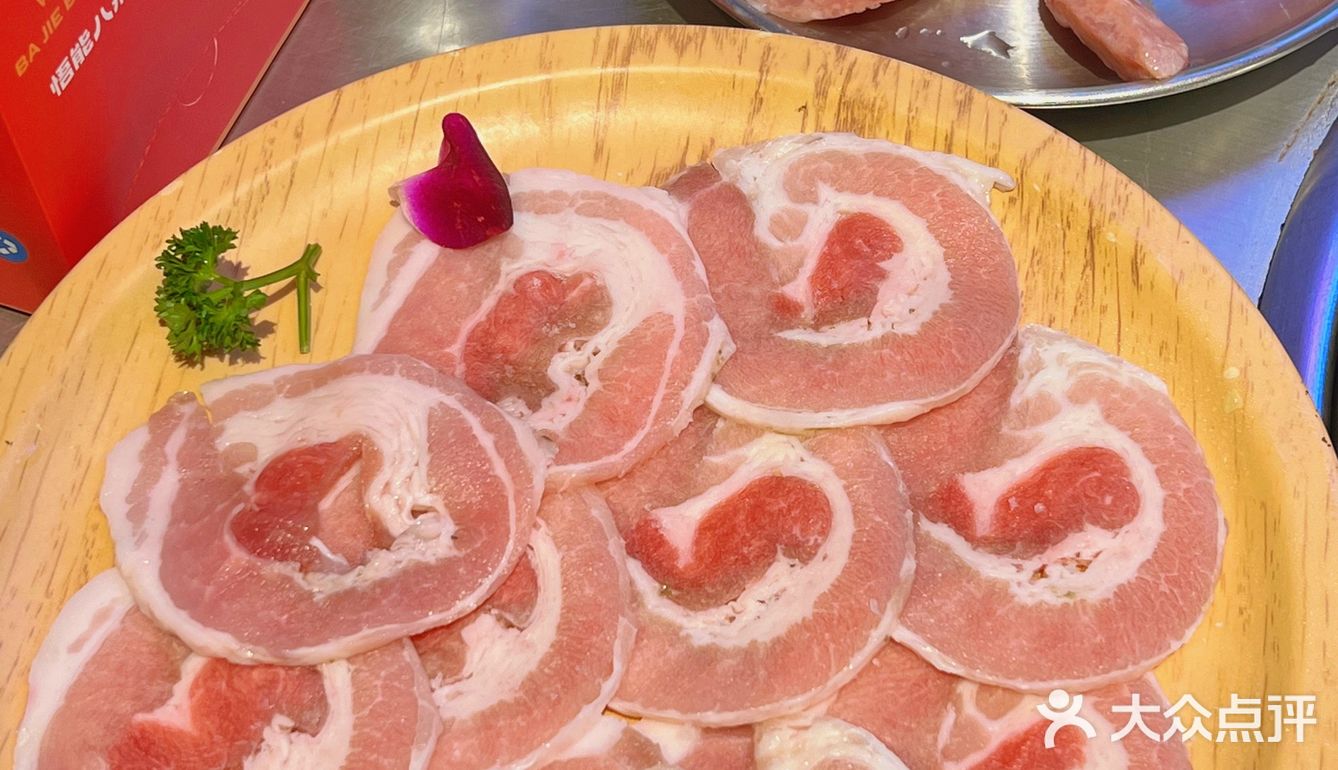 这家平价又好吃的烤肉店爱住了[礼花]