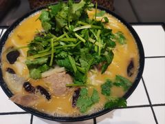 -肥汁米蘭香港米线(长宁来福士店)