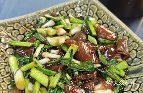 Garlic Stir-fried Rice Noodles