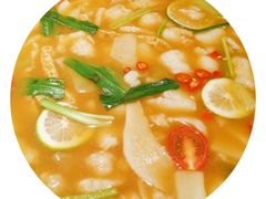 顺化皇家酸汤鱼-米纸越南小馆(金鹰世界店)