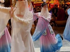 -雪山彩虹谷景区