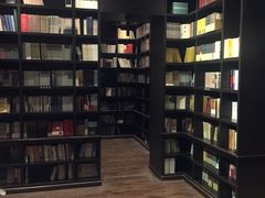 -钟书阁(松江泰晤士小镇店)