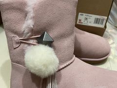 -UGG(燕莎奥特莱斯购物中心店)
