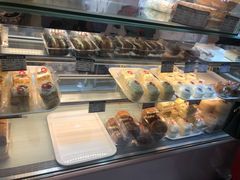 -白玉兰食品甜凤店(合生汇店)