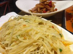 酸辣土豆丝-兔槽江湖菜·重庆璧山兔(水围店)