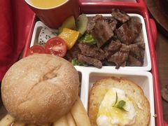 -拉亚汉堡经典餐厅(商城路店)