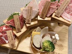 -山川小町·极番烧肉(新地假日广场店)