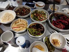 -龙巢盱眙龙虾·牛蛙·烧烤宵夜(八卦岭店)