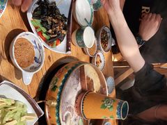 -毛辣果·贵州红酸汤牛肉火锅(西单店)