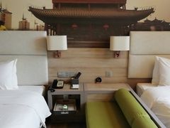 -西安大雁塔科技大学地铁站亚朵酒店