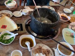 -鲁朗纳麦石锅鸡庄园