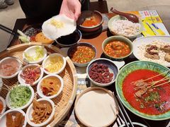 -包整·丝娃娃(一览甲秀楼风景店)