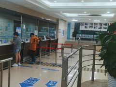 -上海大学附属上海和平眼科医院