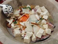 -姚记抚仙湖石锅鱼庄