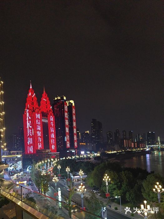 姐妹们一定不要错过南滨路的这家江景火锅🍲 