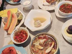 -雍容荟帝王蟹活龙虾展台自助(IFS黑金店)