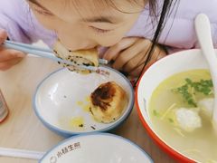 -小杨生煎(金山百联购物中心3楼店)