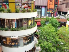 -瑞虹新天地月亮湾
