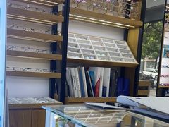-沪睛眼镜蔡司官方授权店(金桥佳林路店)