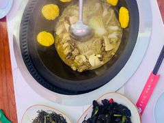 -雪乡人家东北菜·铁锅炖一切(高斯路店)