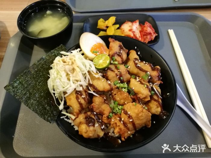 贩多食堂(环球港店)黑胡椒炸鸡饭图片