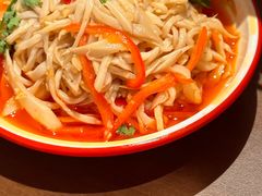 -顺溜·手工刀削面·黑金店(铜锣湾店)