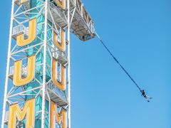 -巨鹏飞梦幻海岸