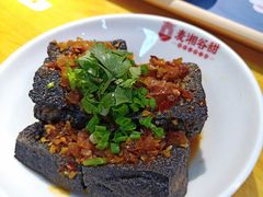 -呷佬·长沙手工米粉(金沙江路店)