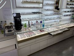 -美式眼镜·授权蔡司.依视路.尼康.豪雅.明月(南翔印象城店)