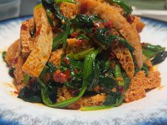 -老周家酱卤猪蹄私房菜(克拉玛依西街店)