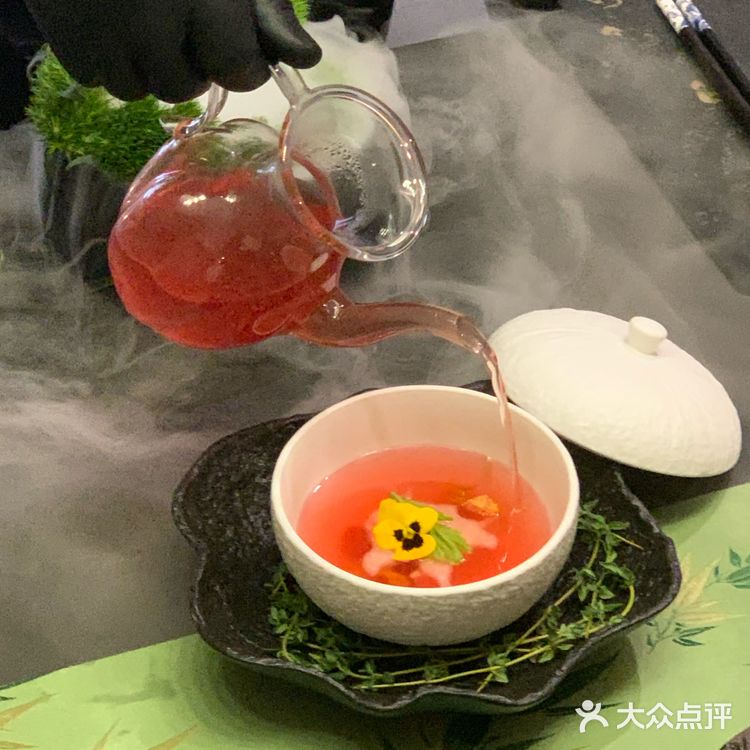 在杭州❗️这家店把每道菜都做成了艺术品🌸