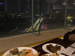 -荣誉国际酒店-云顶旋转餐厅