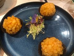 咸蛋黄鲜虾球-荟廷·晶萃(陆家嘴尚悦湾店)