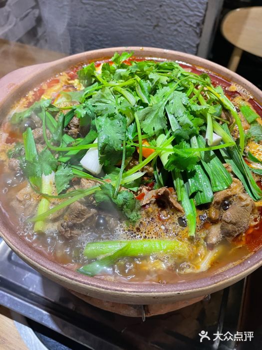 兄弟龙虾(胜太路总店)红焖羊腩煲图片