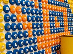 -m豆巧克力世界(上海世茂广场店)