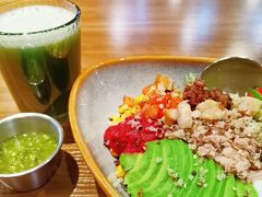 -POKEE VIA&Brunch·维娅(重庆来福士店)