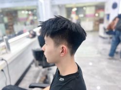 -镁连社·美联社